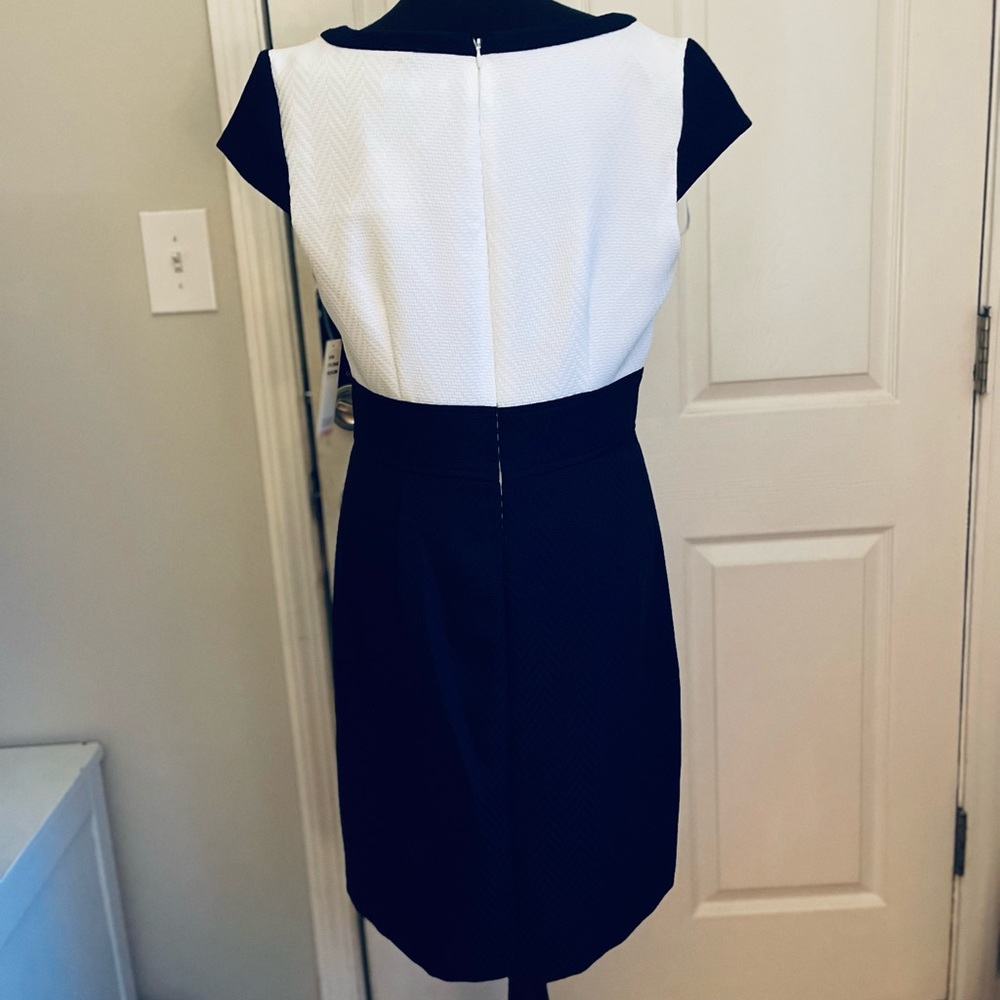 SANDRA DARREN Navy White Dress Gold Detail NWT - Picture 3 of 9